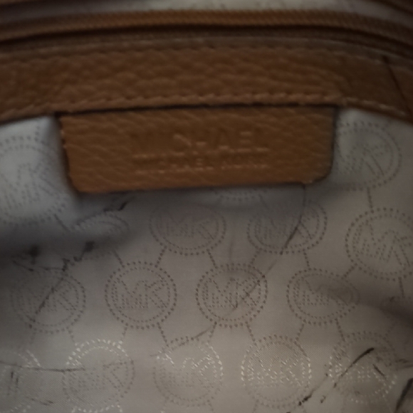 Michael Kors Tan Leather Crossbody Bag- Bedford - Picture 7 of 9